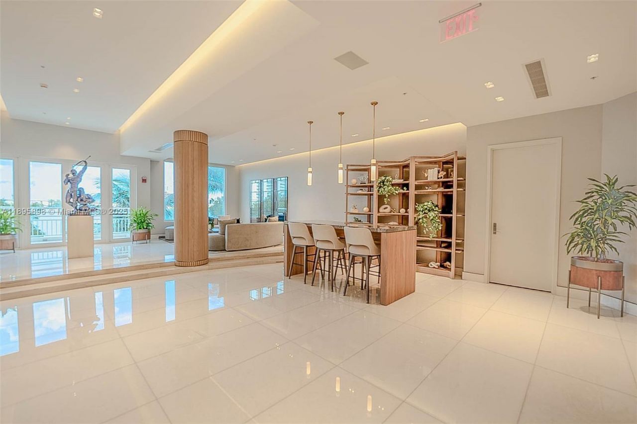 888 Brickell Key Dr, Unit 903, Miami, FL 33131 Photo