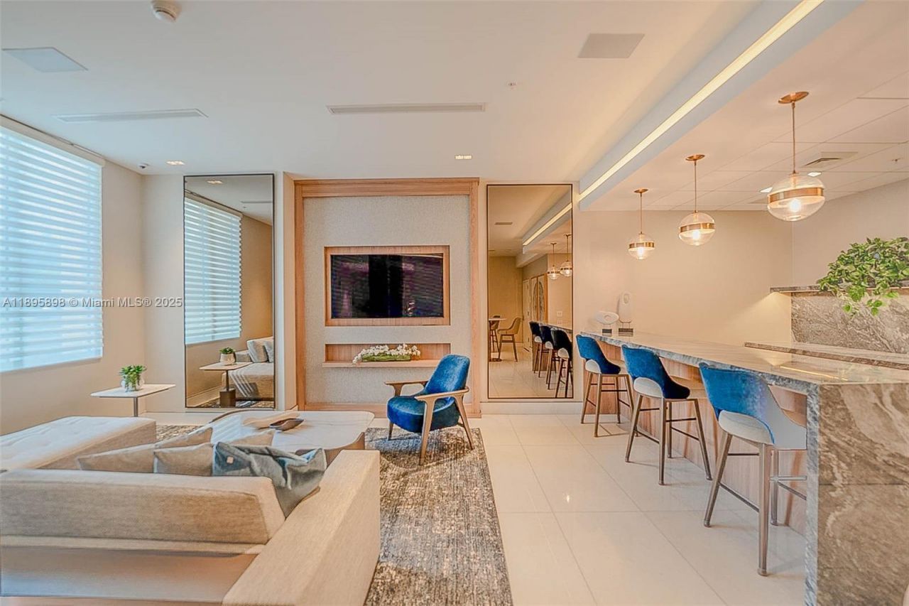 888 Brickell Key Dr, Unit 903, Miami, FL 33131 Photo