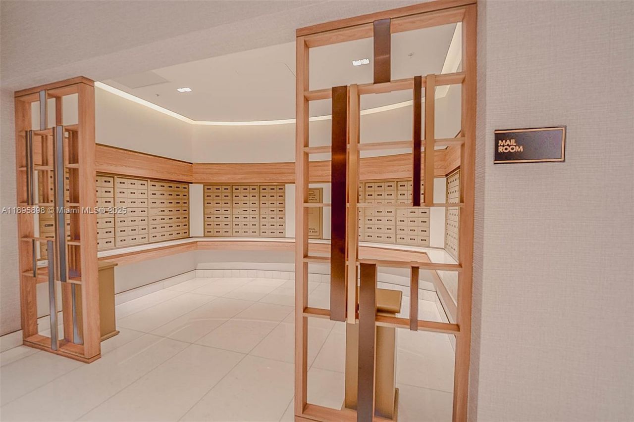 888 Brickell Key Dr, Unit 903, Miami, FL 33131 Photo