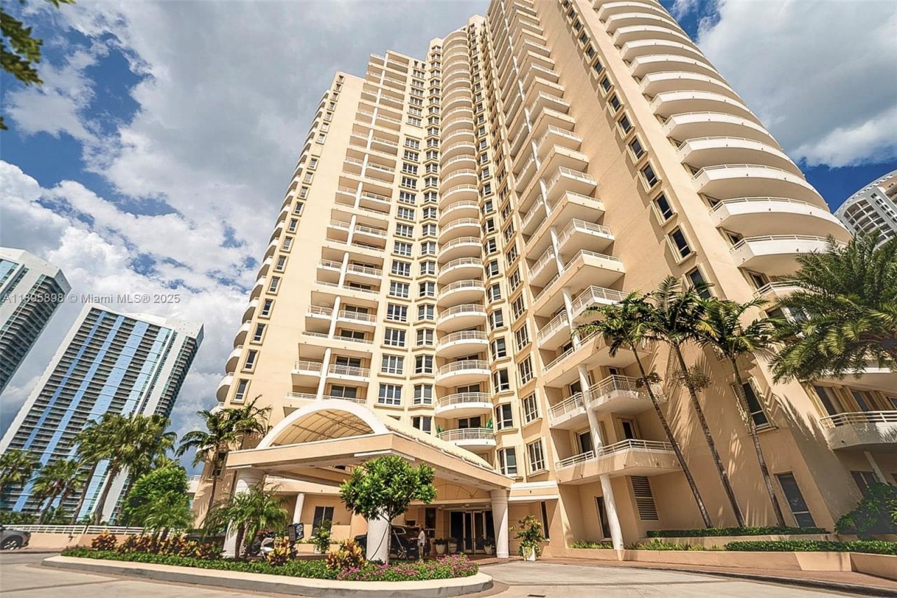 888 Brickell Key Dr, Unit 903, Miami, FL 33131 Photo