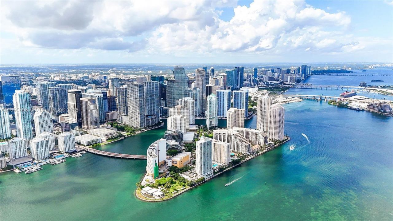 888 Brickell Key Dr, Unit 903, Miami, FL 33131 Photo