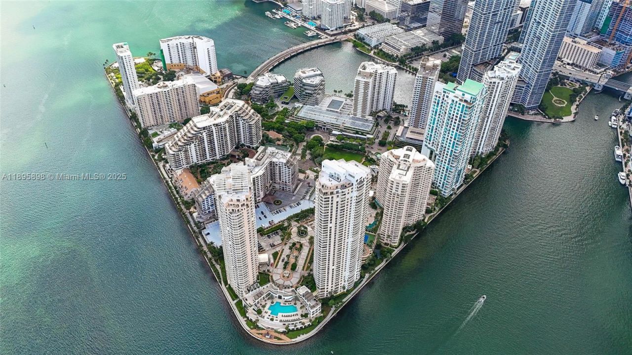 888 Brickell Key Dr, Unit 903, Miami, FL 33131 Photo