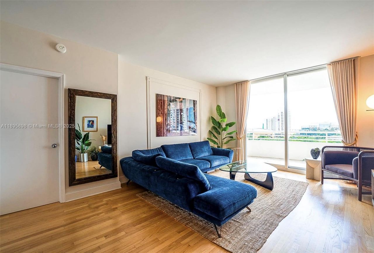 888 Brickell Key Dr, Unit 903, Miami, FL 33131 Photo