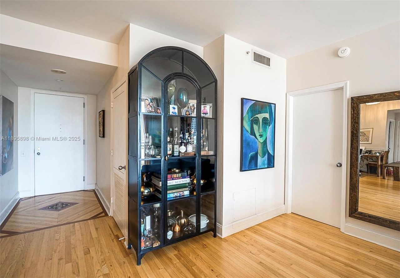 888 Brickell Key Dr, Unit 903, Miami, FL 33131 Photo