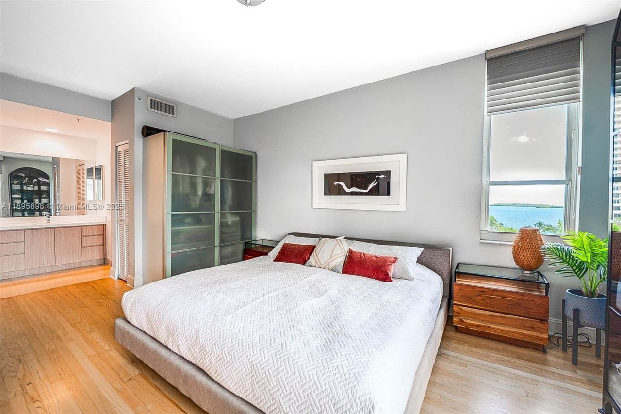 888 Brickell Key Dr, Unit 903, Miami, FL 33131 Photo