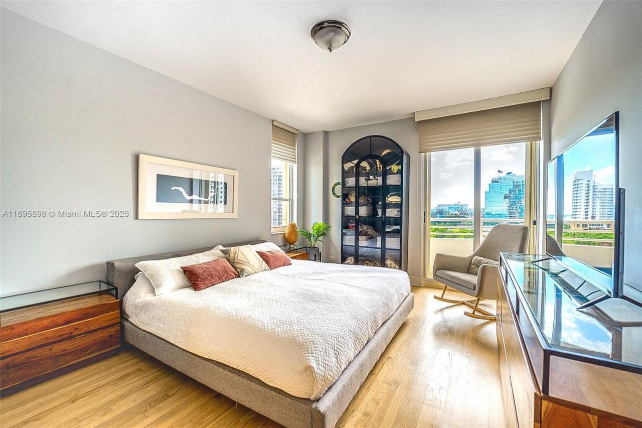 888 Brickell Key Dr, Unit 903, Miami, FL 33131 Photo