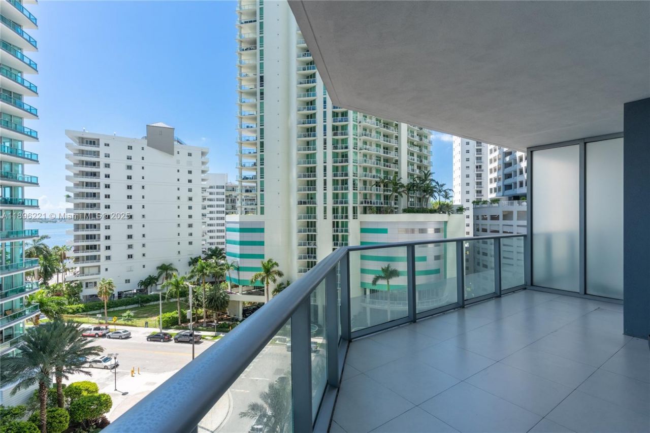 1300 Brickell Bay Dr, Unit 808, Miami, FL 33131 Photo