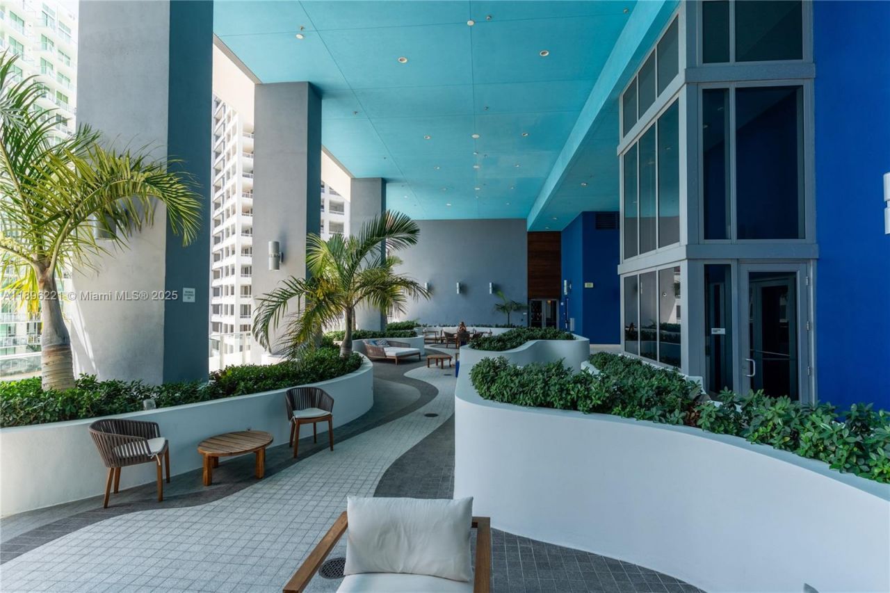 1300 Brickell Bay Dr, Unit 808, Miami, FL 33131 Photo