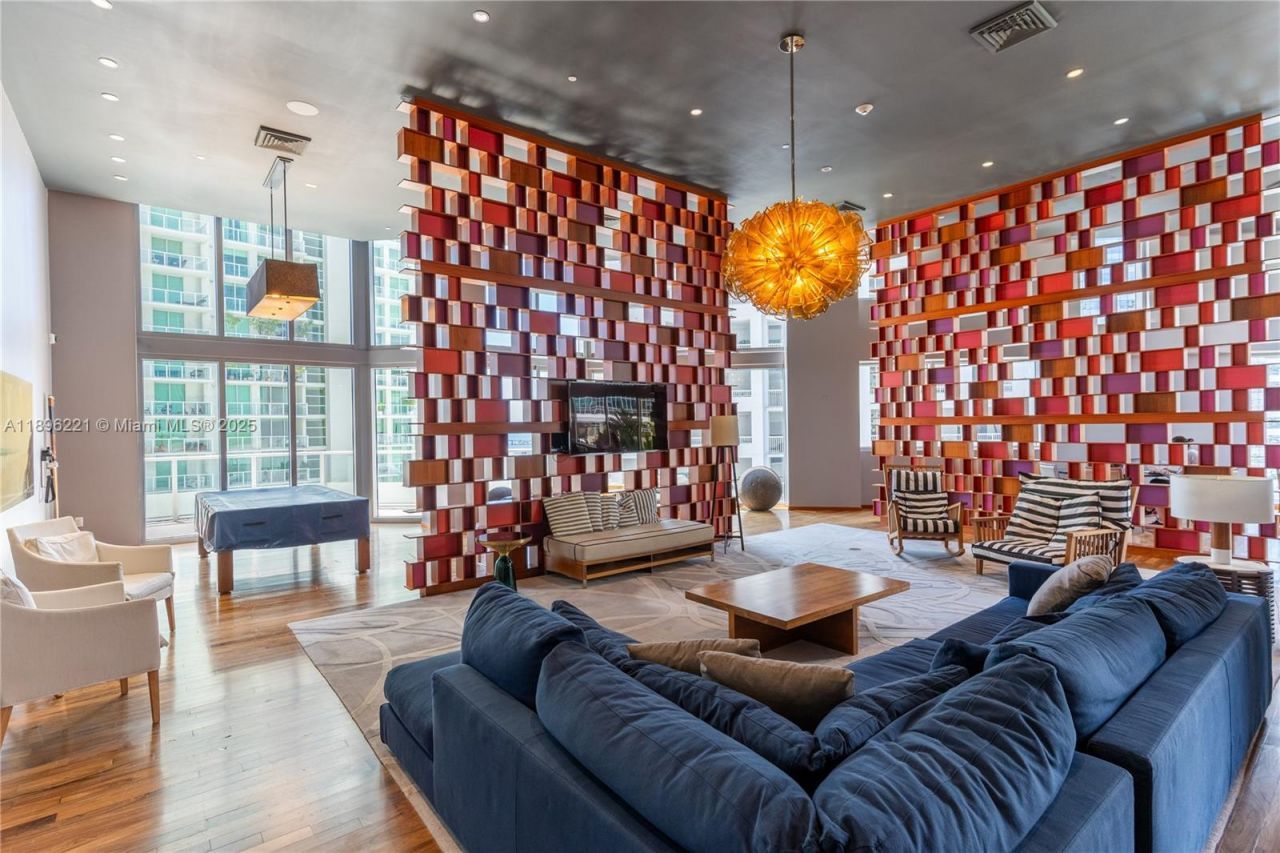 1300 Brickell Bay Dr, Unit 808, Miami, FL 33131 Photo