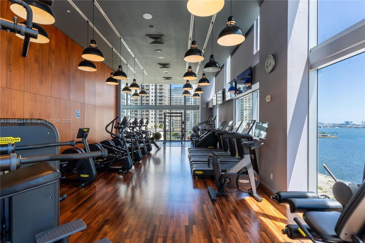 1300 Brickell Bay Dr, Unit 808, Miami, FL 33131 Photo