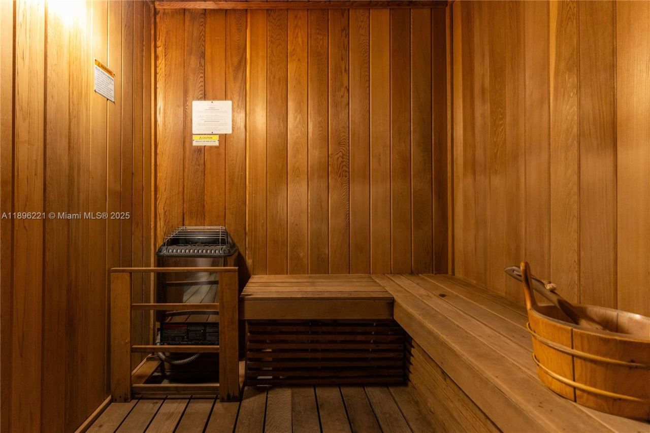 1300 Brickell Bay Dr, Unit 808, Miami, FL 33131 Photo