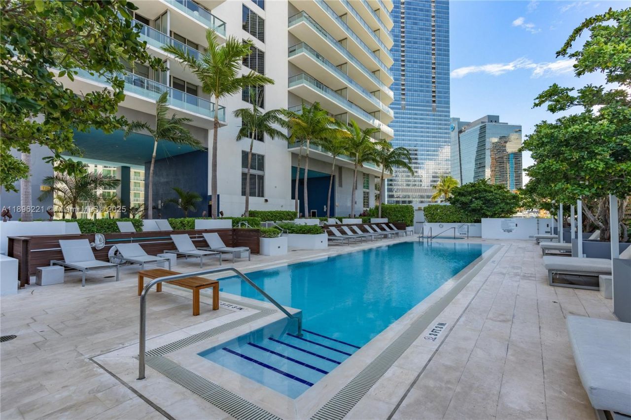 1300 Brickell Bay Dr, Unit 808, Miami, FL 33131 Photo