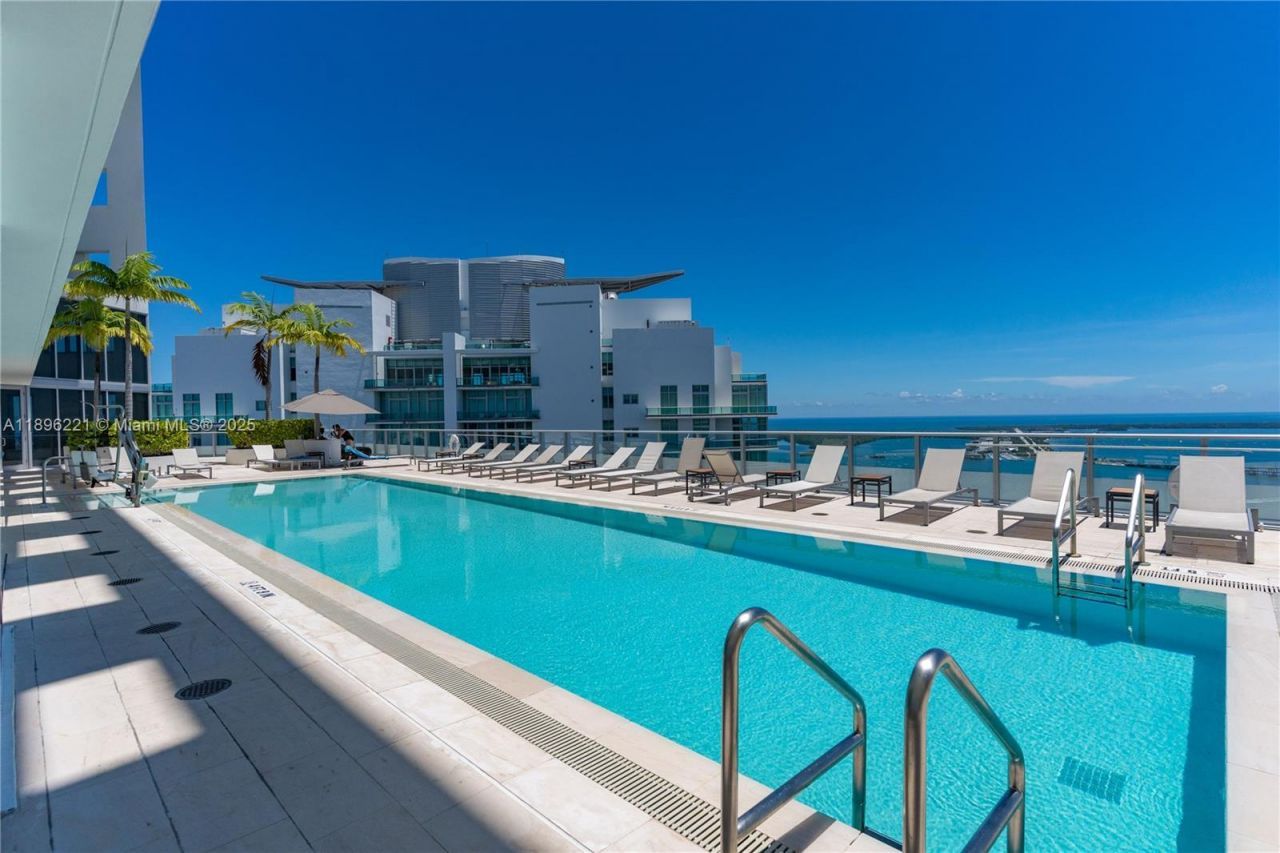 1300 Brickell Bay Dr, Unit 808, Miami, FL 33131 Photo