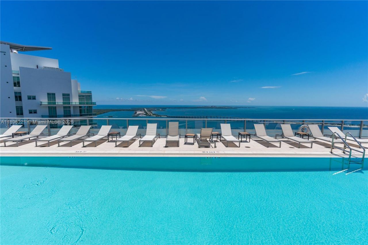 1300 Brickell Bay Dr, Unit 808, Miami, FL 33131 Photo