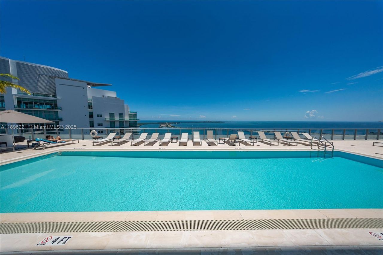 1300 Brickell Bay Dr, Unit 808, Miami, FL 33131 Photo