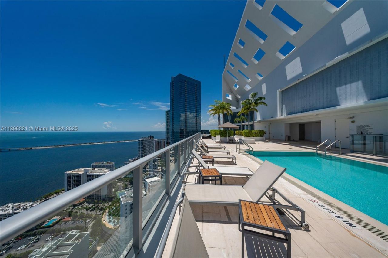 1300 Brickell Bay Dr, Unit 808, Miami, FL 33131 Photo