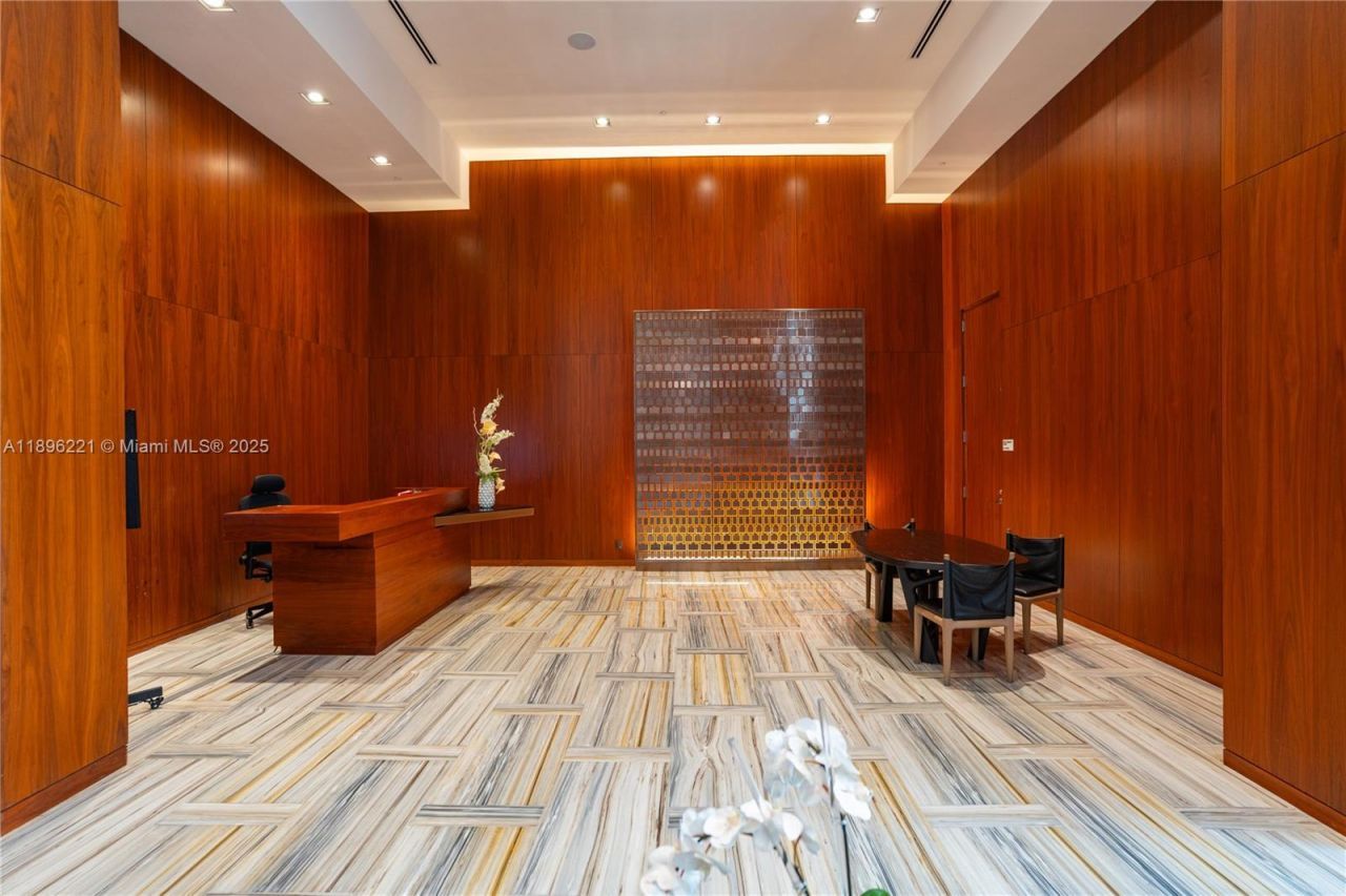 1300 Brickell Bay Dr, Unit 808, Miami, FL 33131 Photo