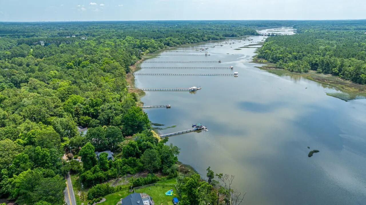 6076 Overlook Road Photo 16