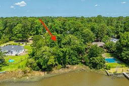 6076 Overlook Road photo 4