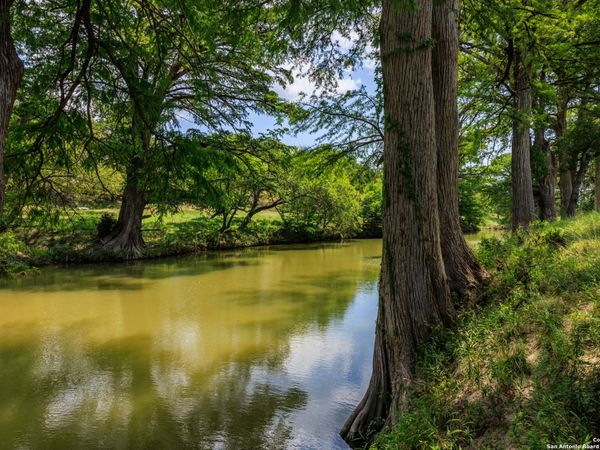 000 Guadalupe Bluff, Comfort, TX 78013