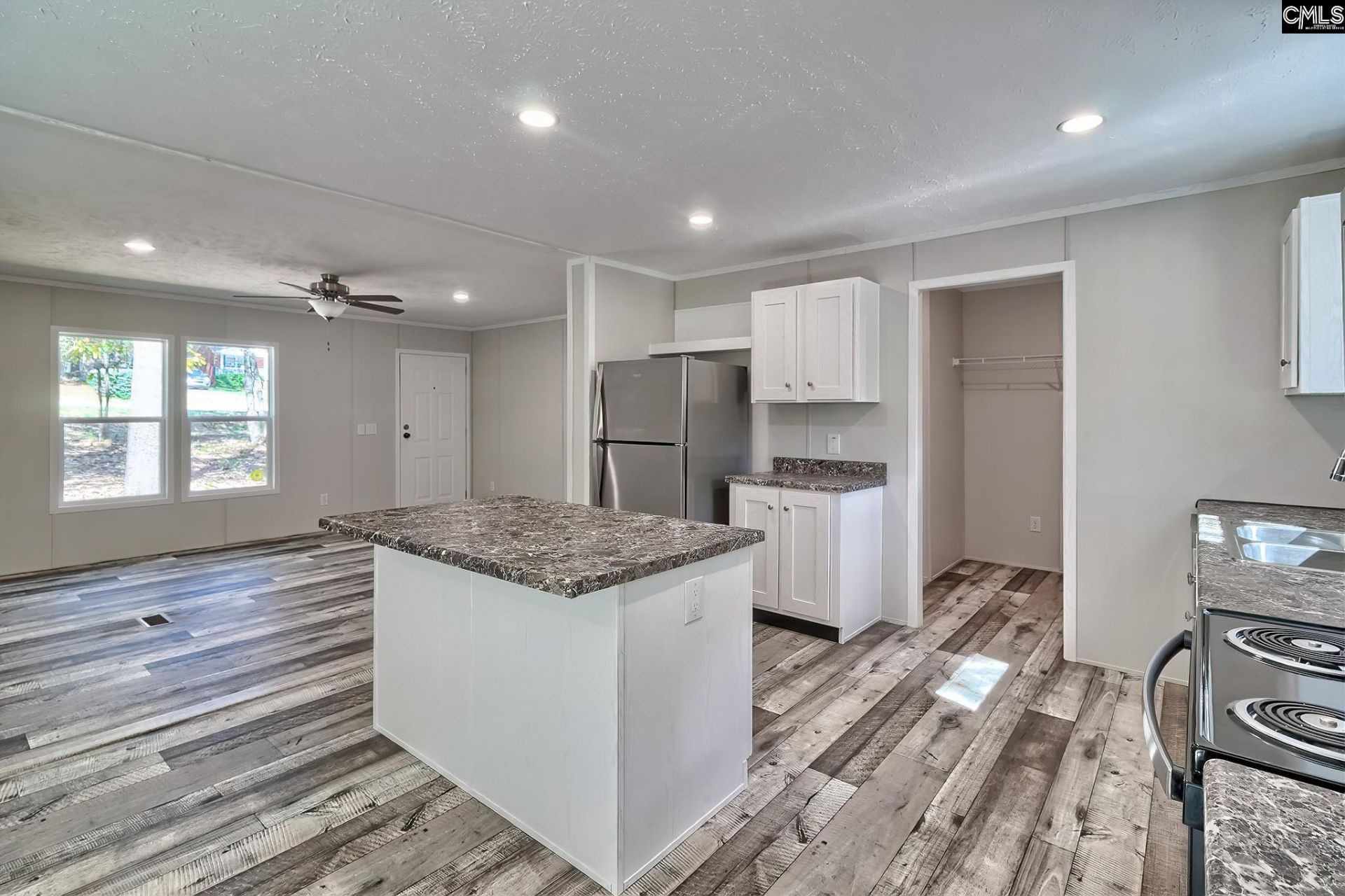 1653 Woodtrail Drive Photo 5