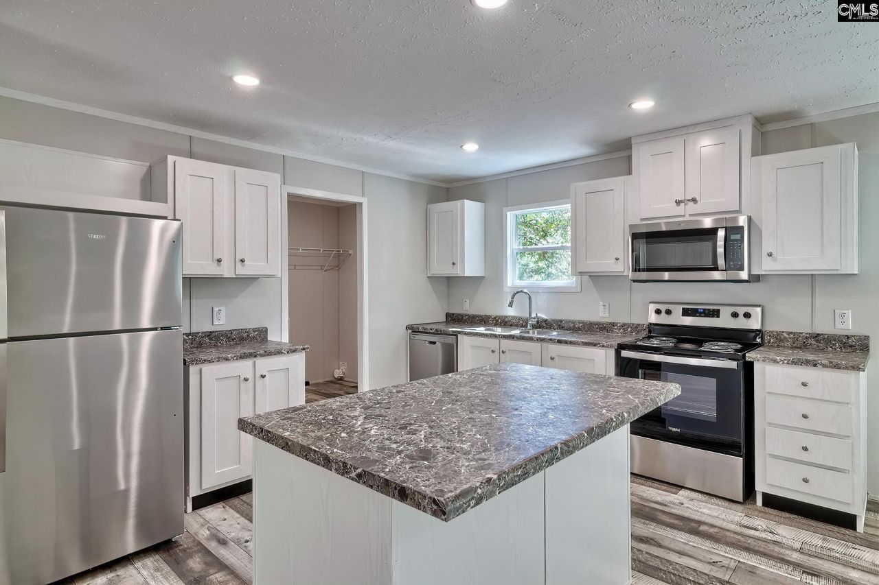 1653 Woodtrail Drive Photo 8