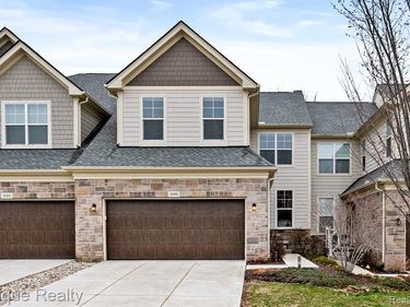 3090 N Spurway Drive, Ann Arbor, MI 48105