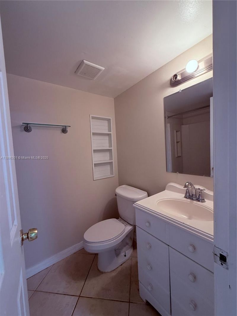 1205 S Flagler Ave, Unit 405, Pompano Beach, FL 33060 Photo