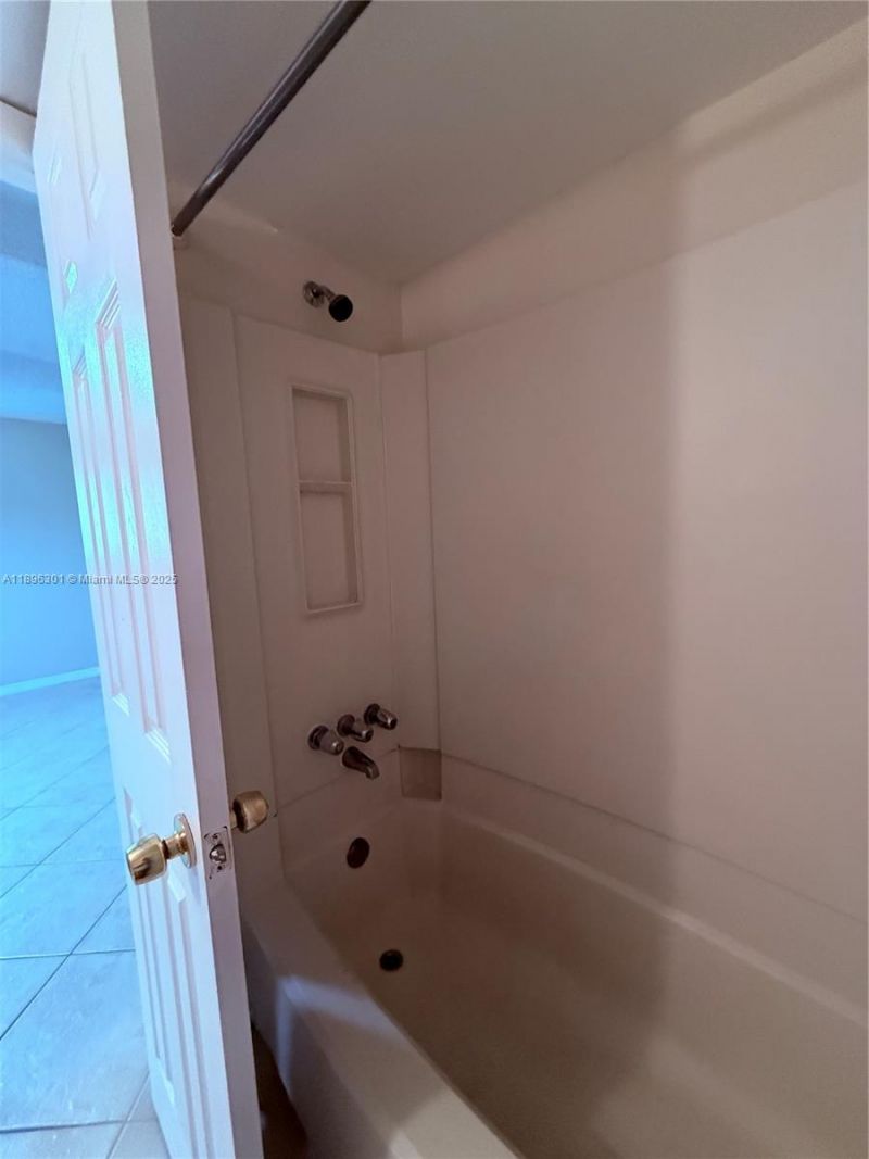 1205 S Flagler Ave, Unit 405, Pompano Beach, FL 33060 Photo