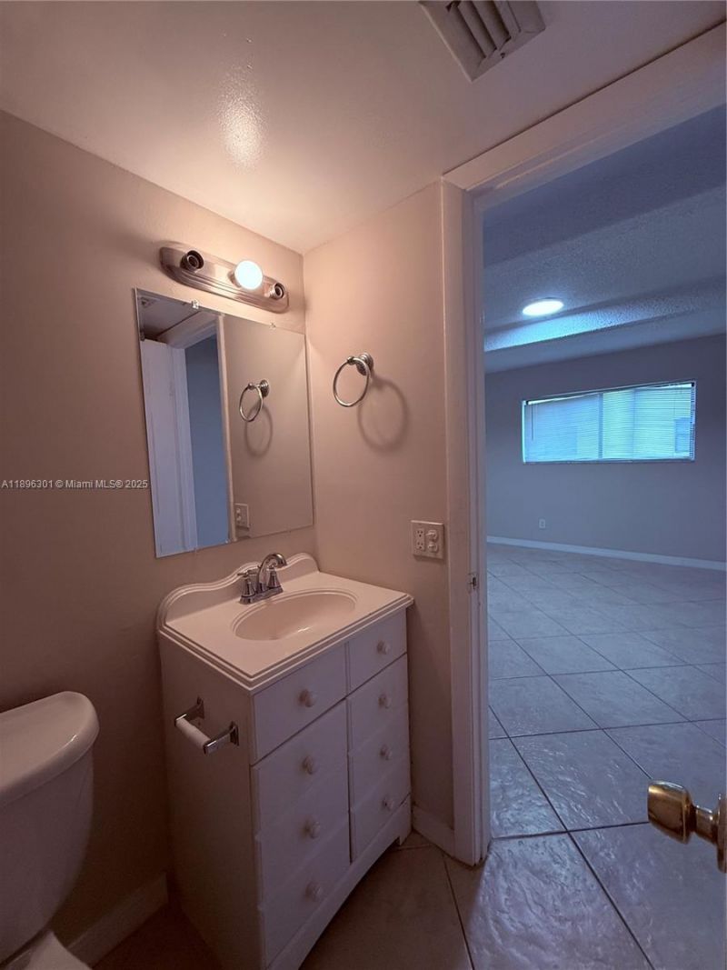 1205 S Flagler Ave, Unit 405, Pompano Beach, FL 33060 Photo