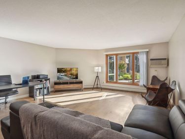 4350 Brookside Court, Unit 114, Edina, MN 55436