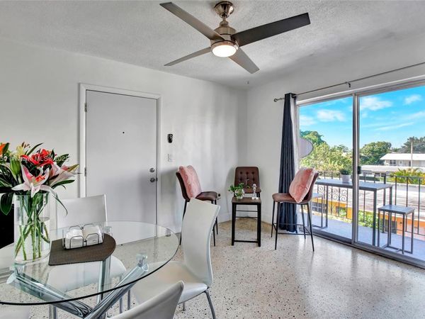458 SW 9th St, Unit 8, Miami, FL 33130