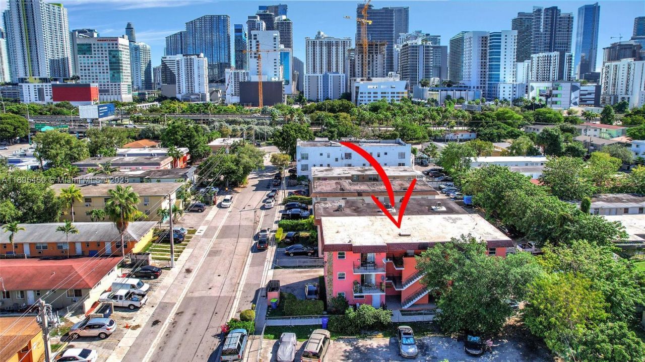 458 SW 9th St, Unit 8, Miami, FL 33130 Photo