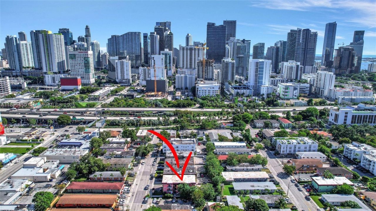 458 SW 9th St, Unit 8, Miami, FL 33130 Photo