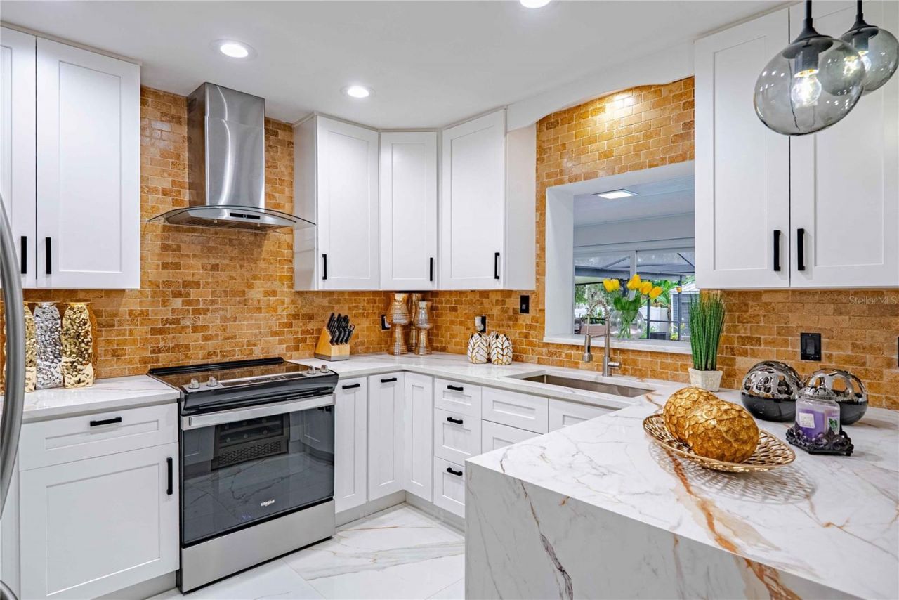 8020 Sharon Drive, Tampa, FL 33617 Photo