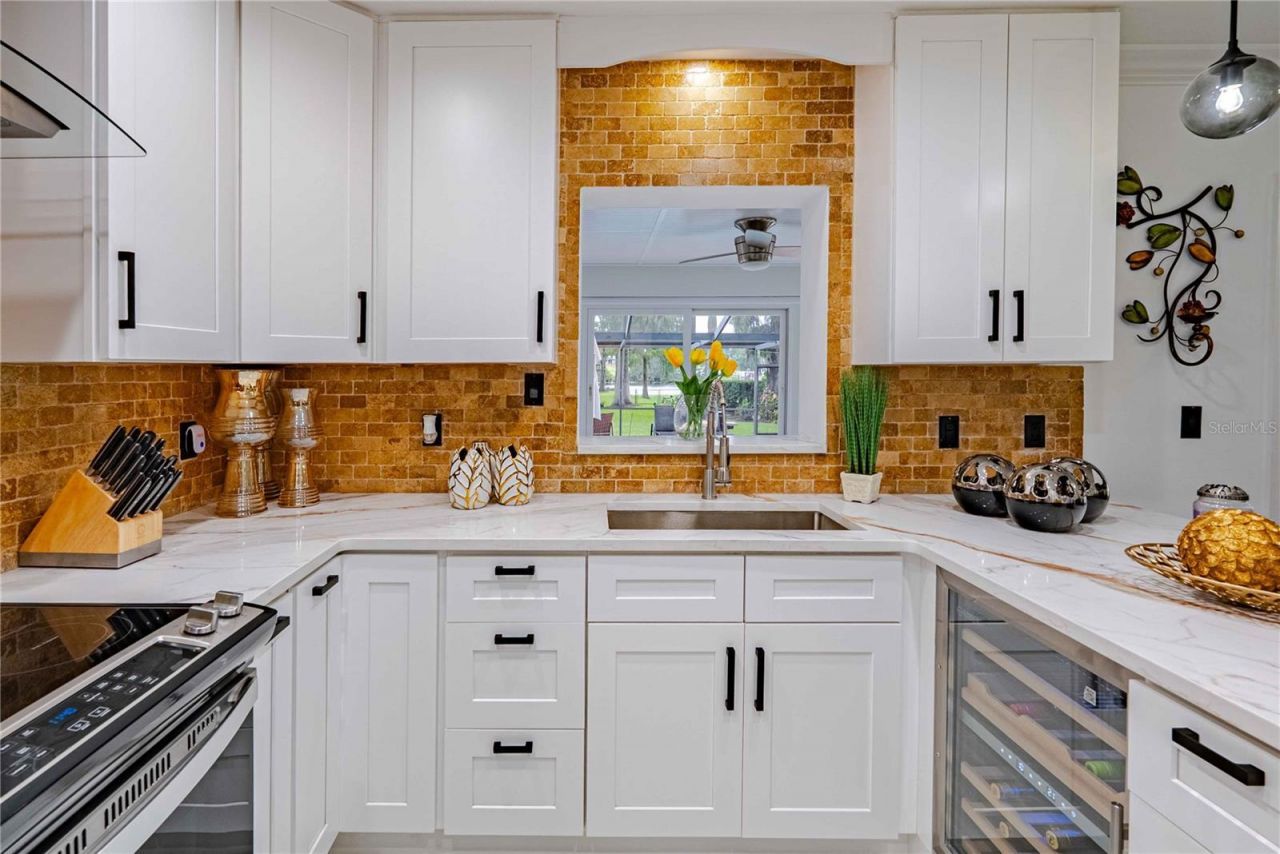 8020 Sharon Drive, Tampa, FL 33617 Photo