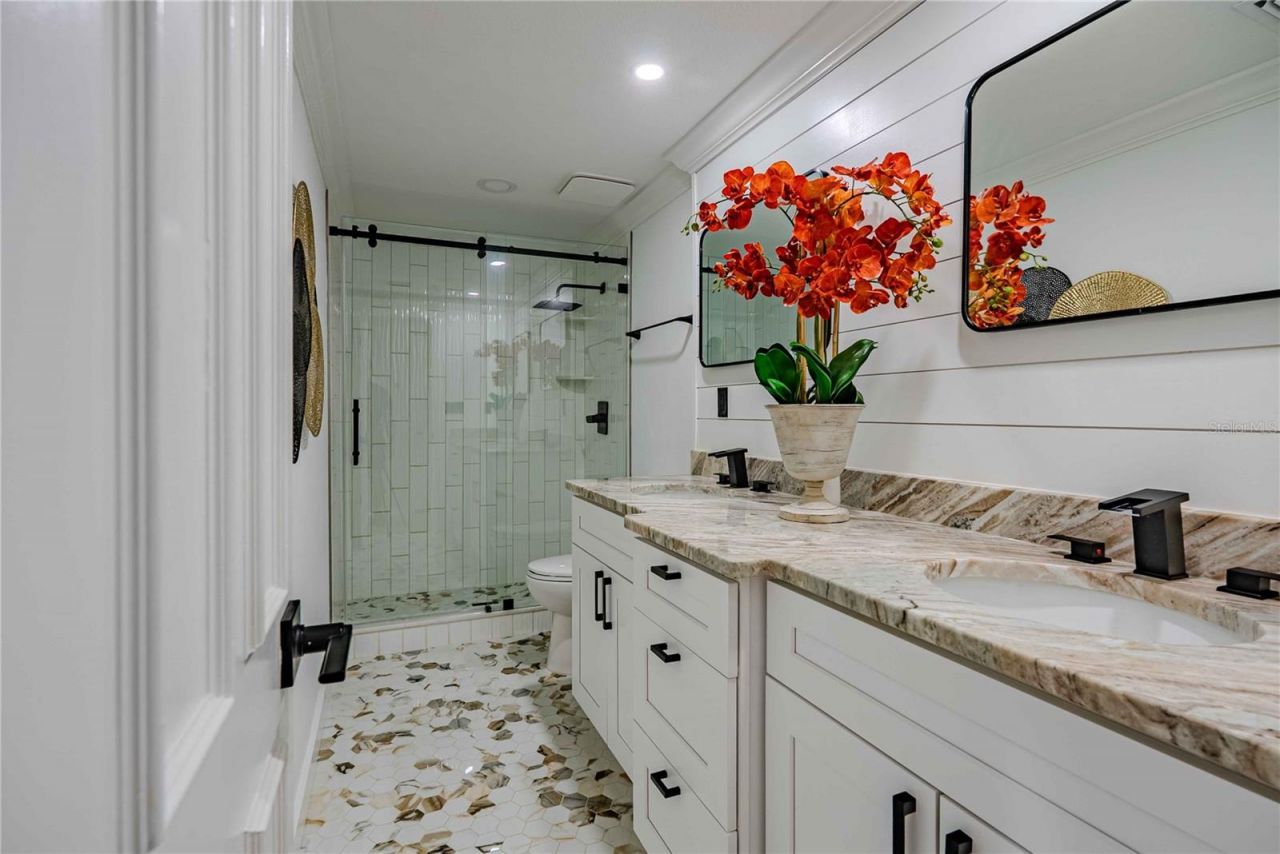 8020 Sharon Drive, Tampa, FL 33617 Photo