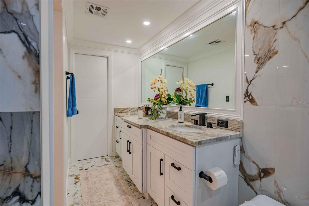 8020 Sharon Drive, Tampa, FL 33617 Photo