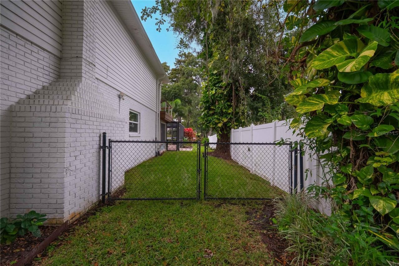 8020 Sharon Drive, Tampa, FL 33617 Photo