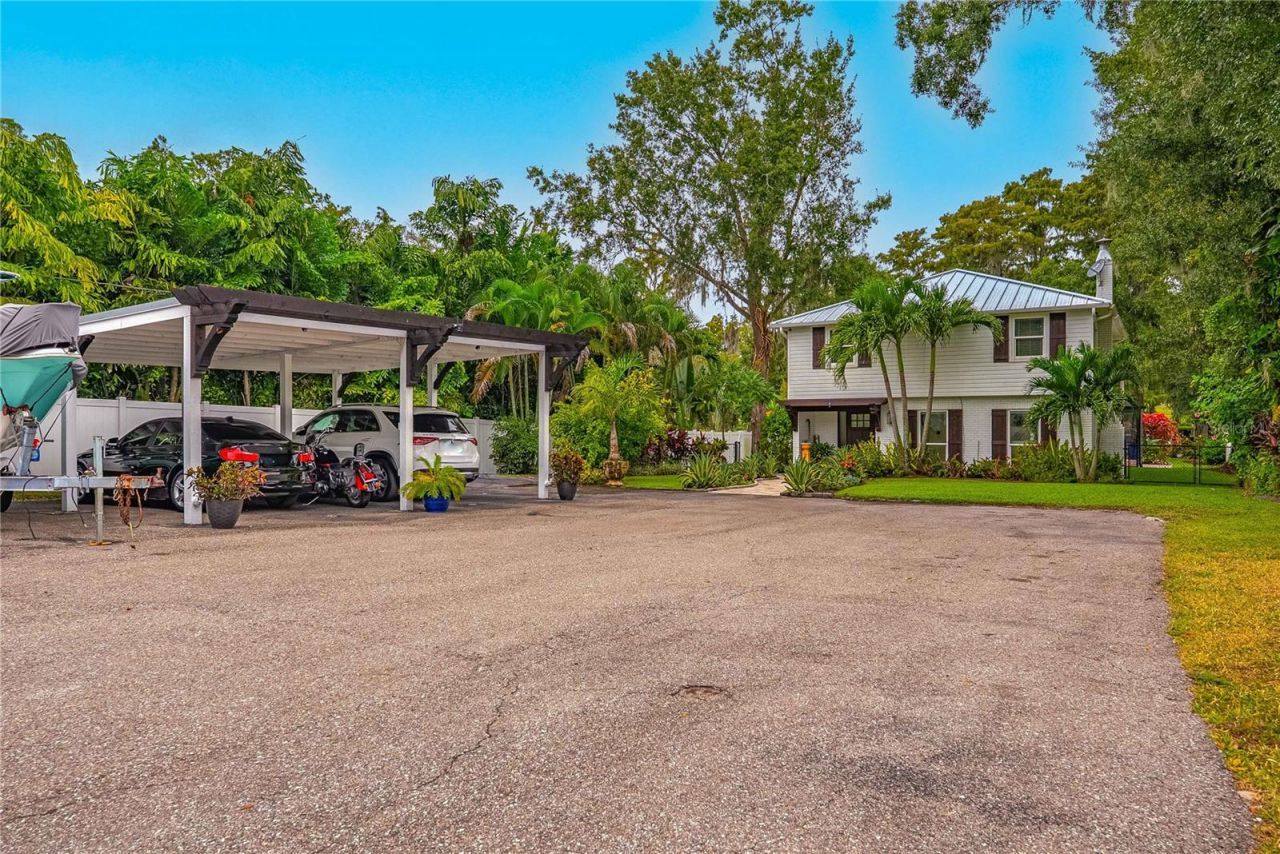 8020 Sharon Drive, Tampa, FL 33617 Photo