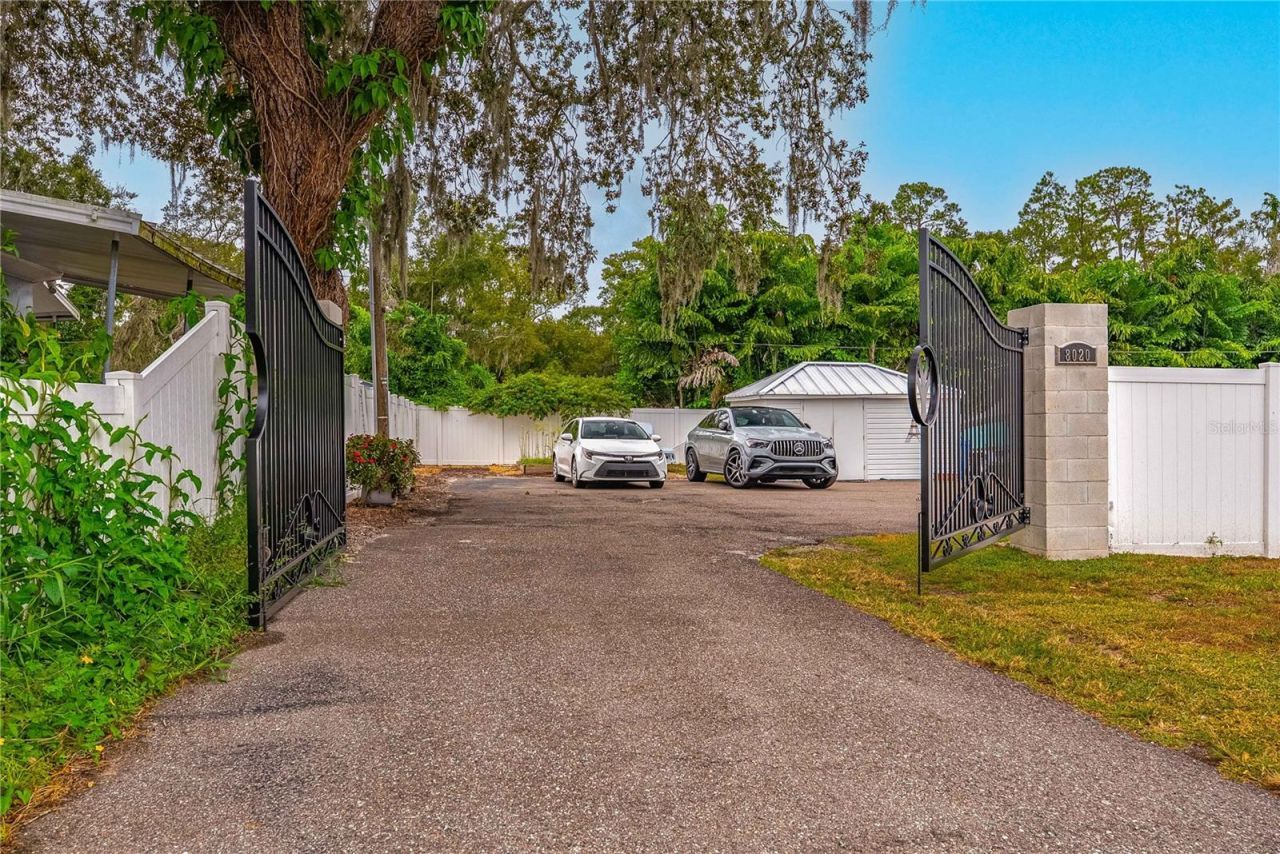 8020 Sharon Drive, Tampa, FL 33617 Photo