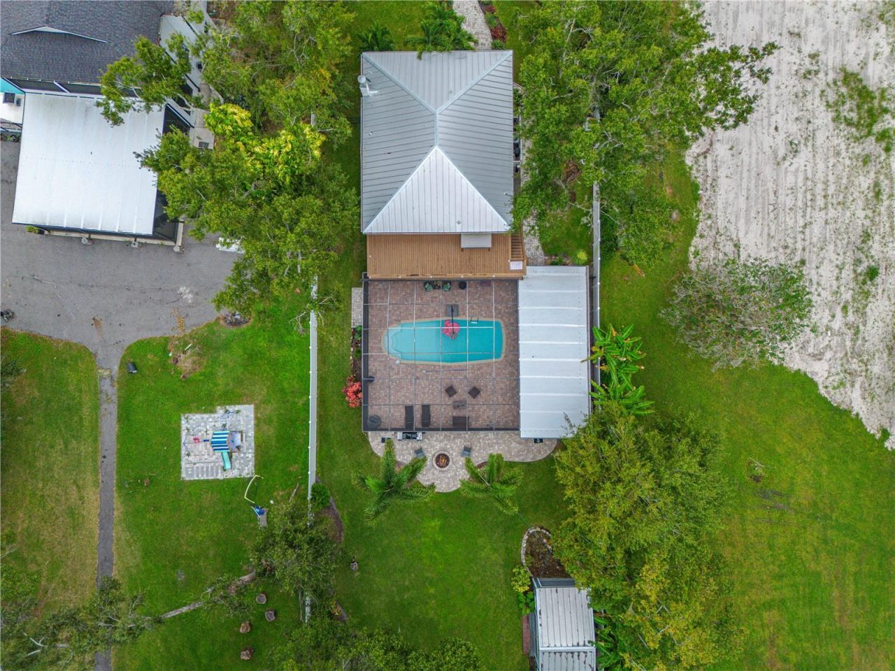 8020 Sharon Drive, Tampa, FL 33617 Photo