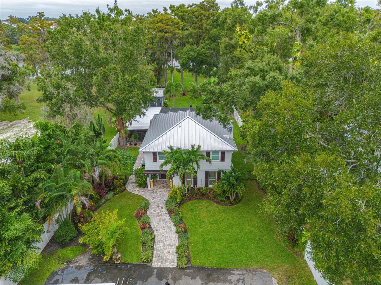 8020 Sharon Drive, Tampa, FL 33617 Photo