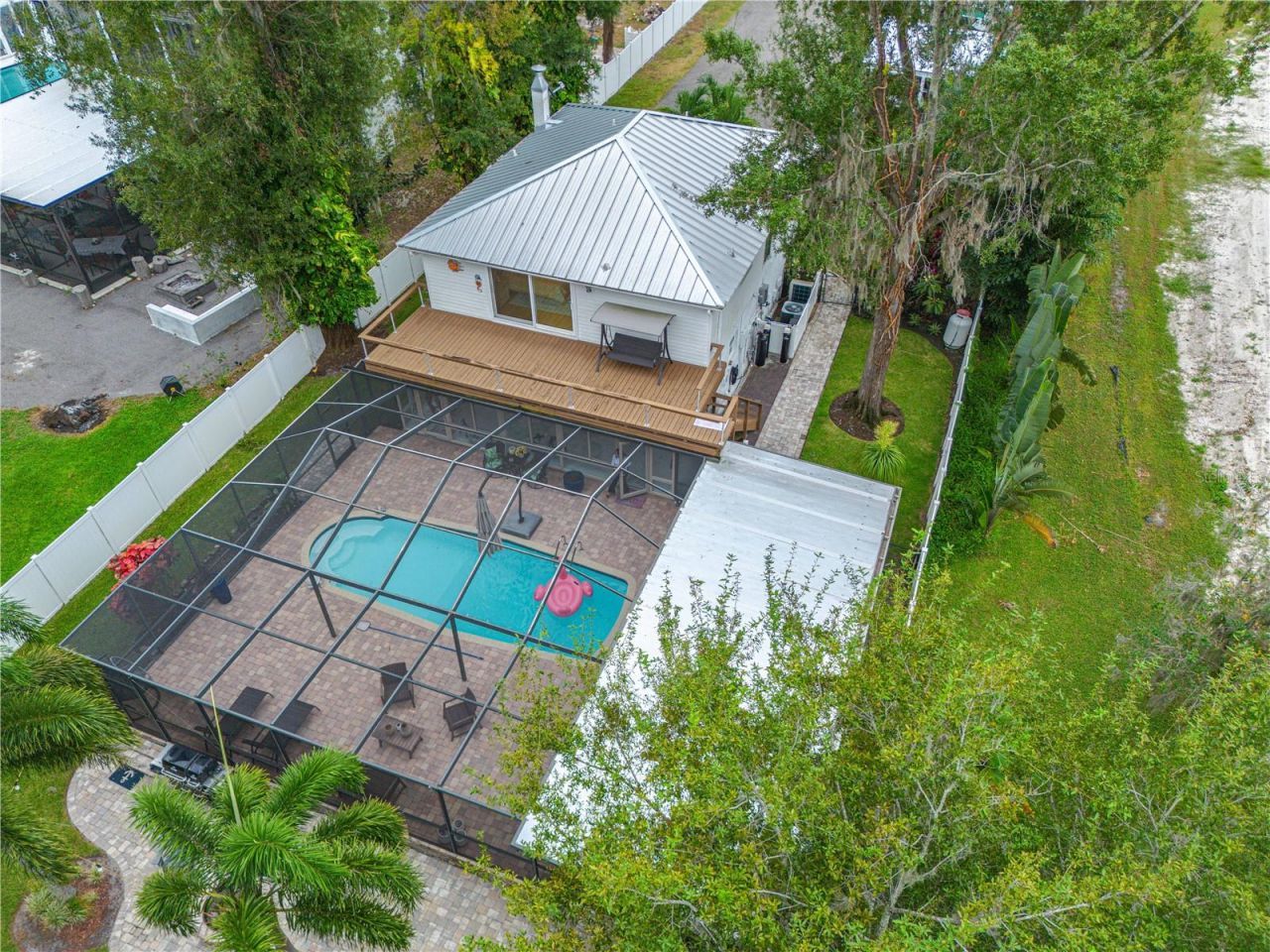 8020 Sharon Drive, Tampa, FL 33617 Photo