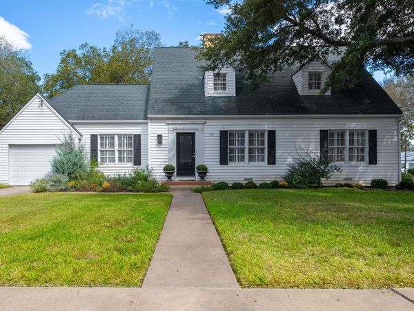 901 Anderson ST, Schulenburg, TX 78956