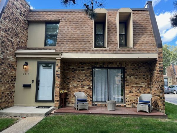 2110 Country Club Drive, Woodridge, IL 60517