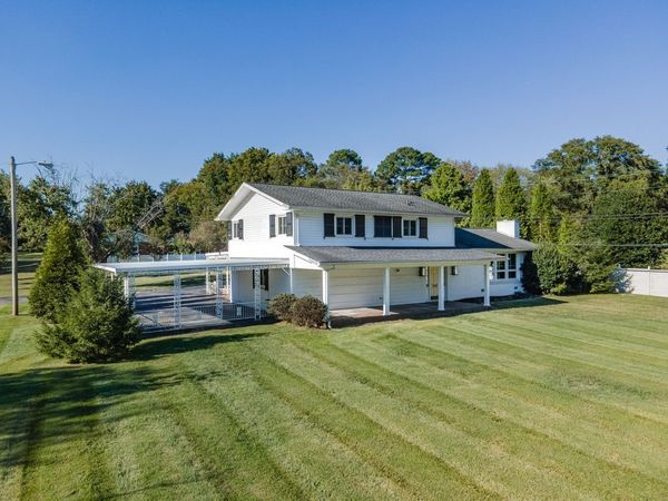 2910 Brookside Dr, Columbia, TN 38401