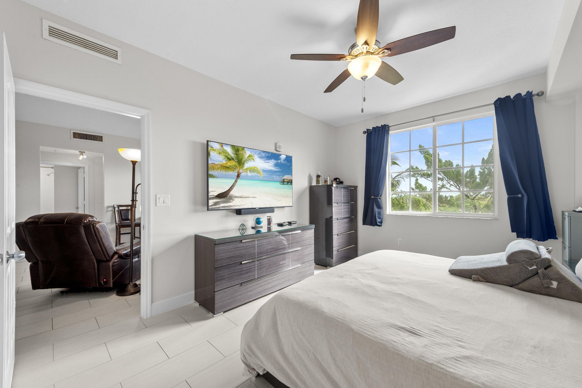 255 NE 3rd Avenue, Unit 2401, Delray Beach, FL 33444 Photo