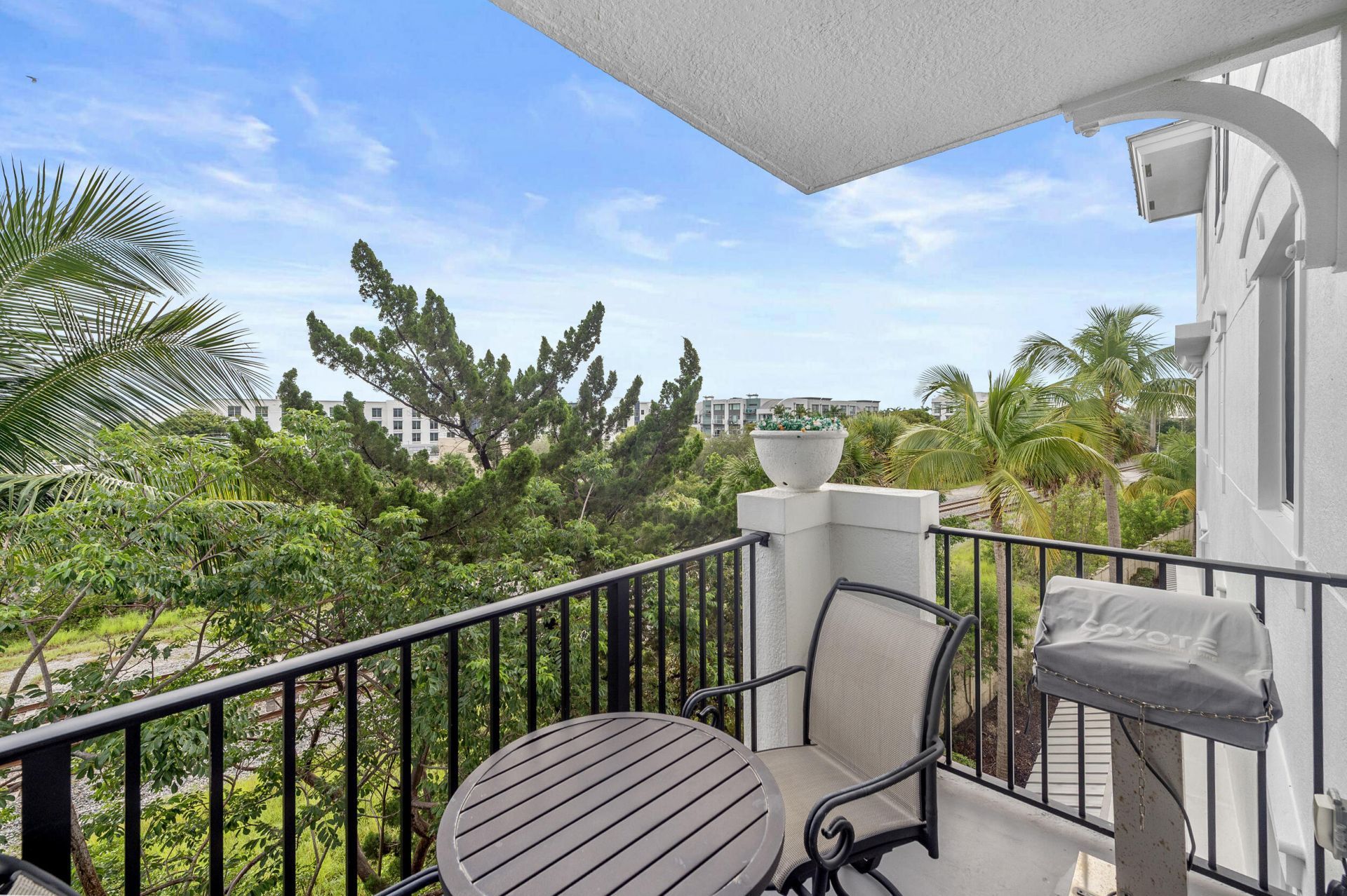 255 NE 3rd Avenue, Unit 2401, Delray Beach, FL 33444 Photo