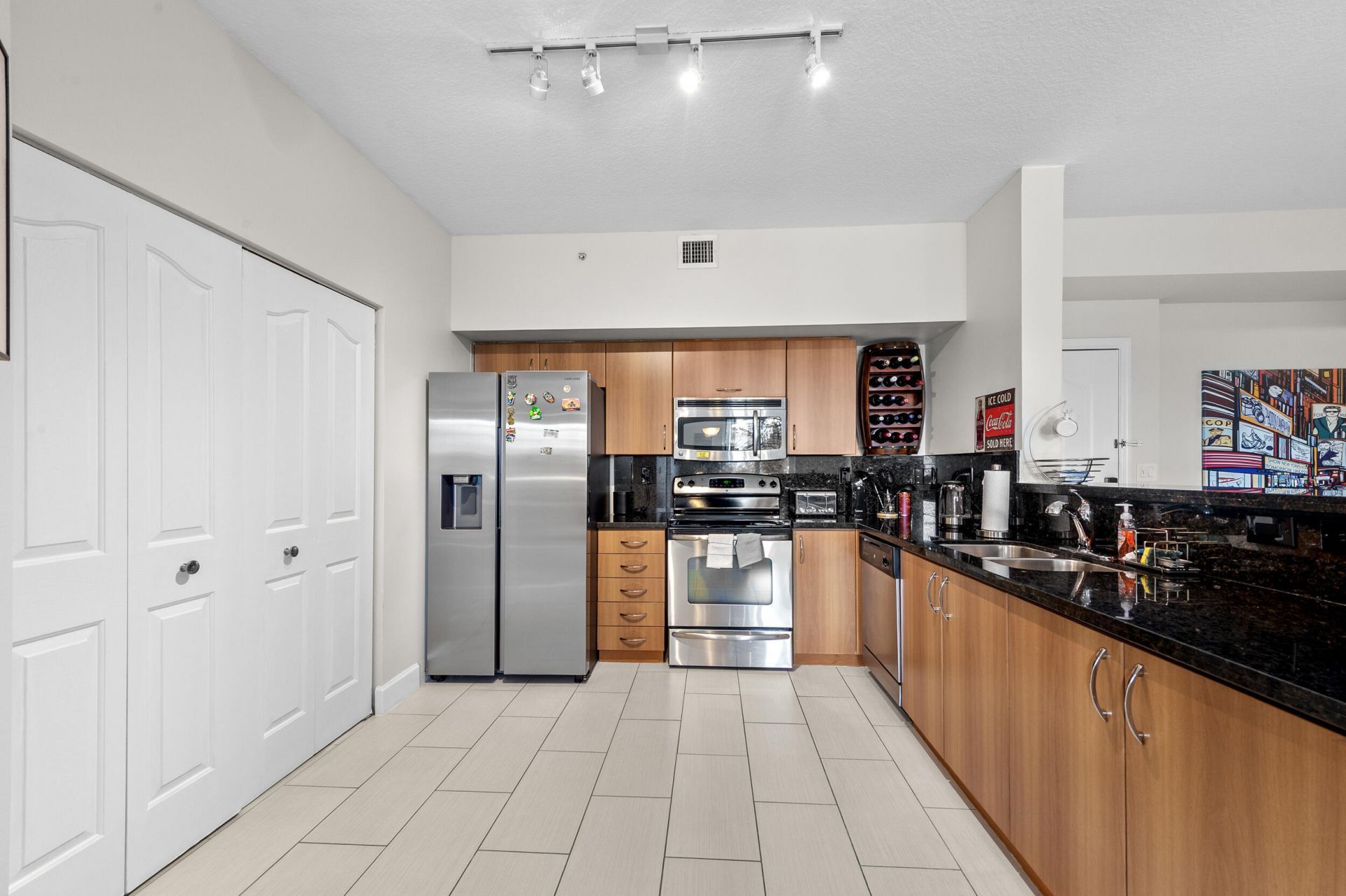 255 NE 3rd Avenue, Unit 2401, Delray Beach, FL 33444 Photo